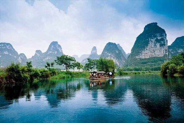 廣西，傳承創(chuàng)新，構(gòu)建多元發(fā)展新藍(lán)圖